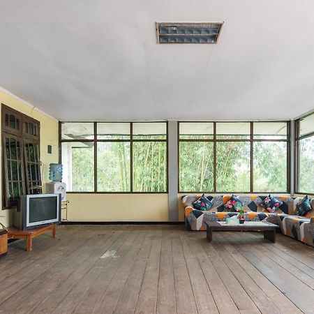Oyo 1852 Intan Bromo Homestay Pasuruan Buitenkant foto