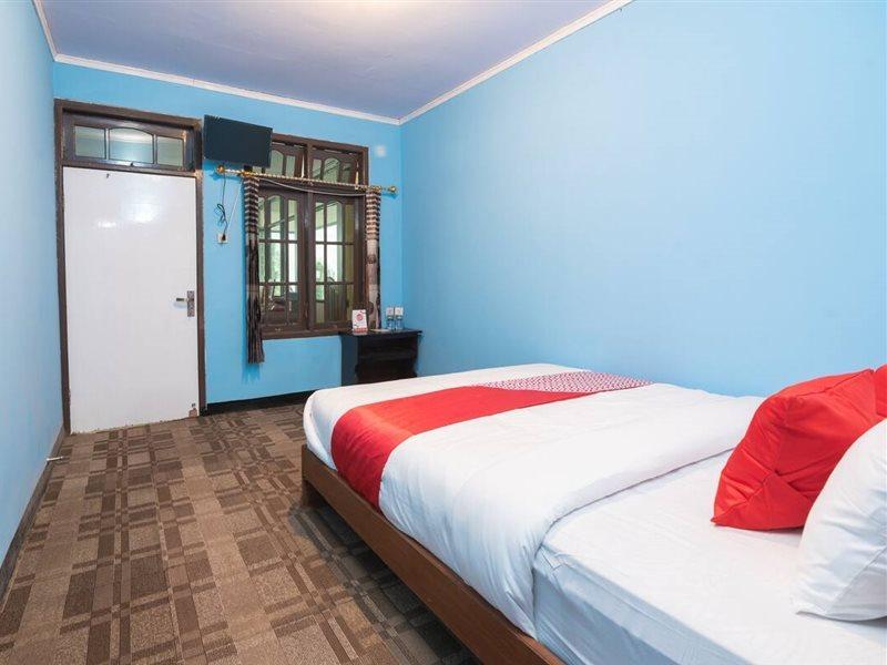 Oyo 1852 Intan Bromo Homestay Pasuruan Buitenkant foto