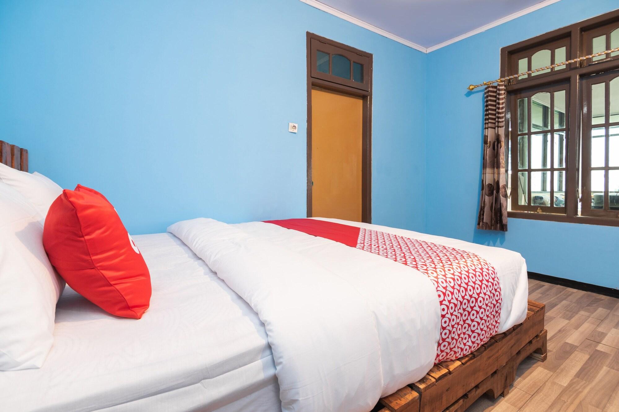 Oyo 1852 Intan Bromo Homestay Pasuruan Buitenkant foto